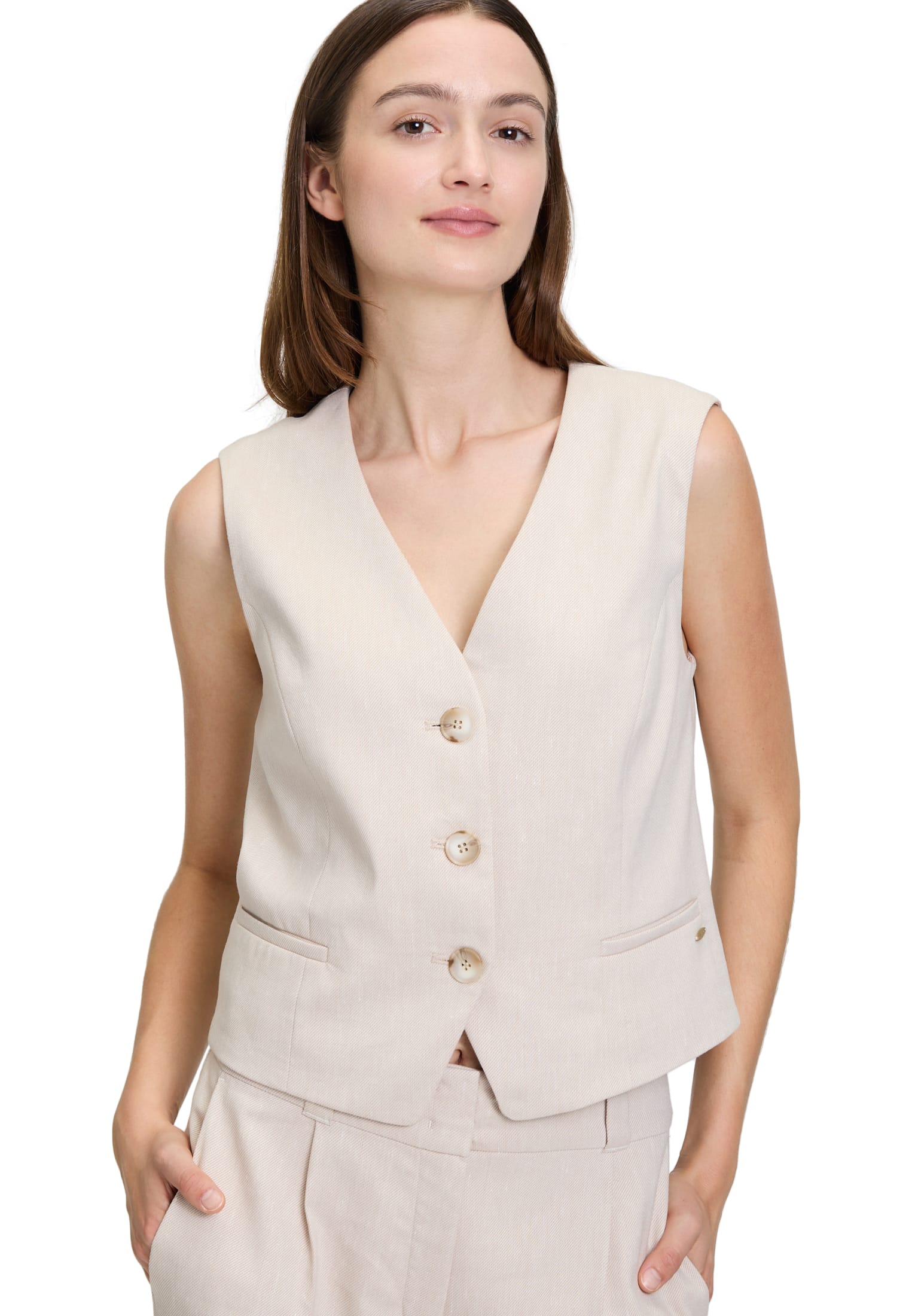 ЖИЛЕТ BETTY&amp;CO приталенный силуэт с V-образным вырезом и пуговицами